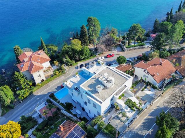 OPATIJA, CENTAR - penthouse drugi red do mora u jednoj od najboljih zgrada u Opatiji