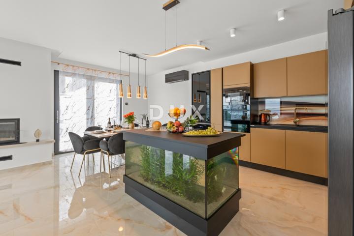 OPATIJA, MATULJI – Luksuzna villa s infinity bazenom, saunom i panoramskim pogledom na more
