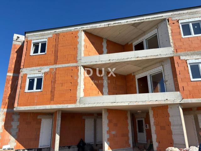 ISTRA, PEROJ - Stan s garažom 25 m2 i prekrasnim pogledom na more! 