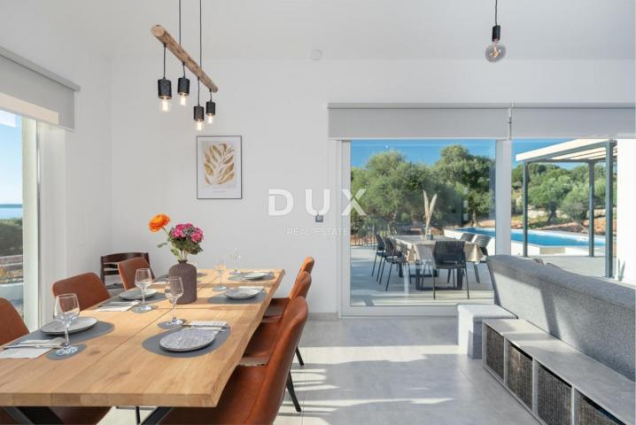 OTOK PAG, LUN  - Luksuzna villa s uhodanim poslom