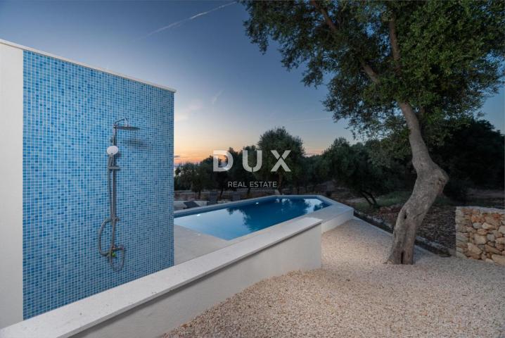 OTOK PAG, LUN  - Luksuzna villa s uhodanim poslom