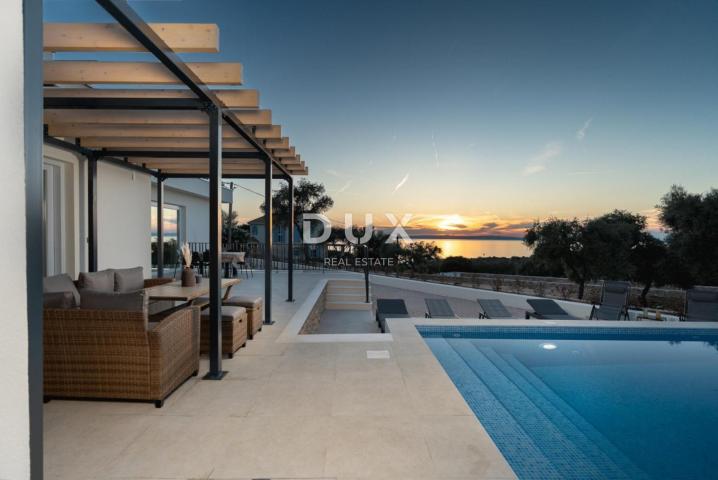 OTOK PAG, LUN  - Luksuzna villa s uhodanim poslom