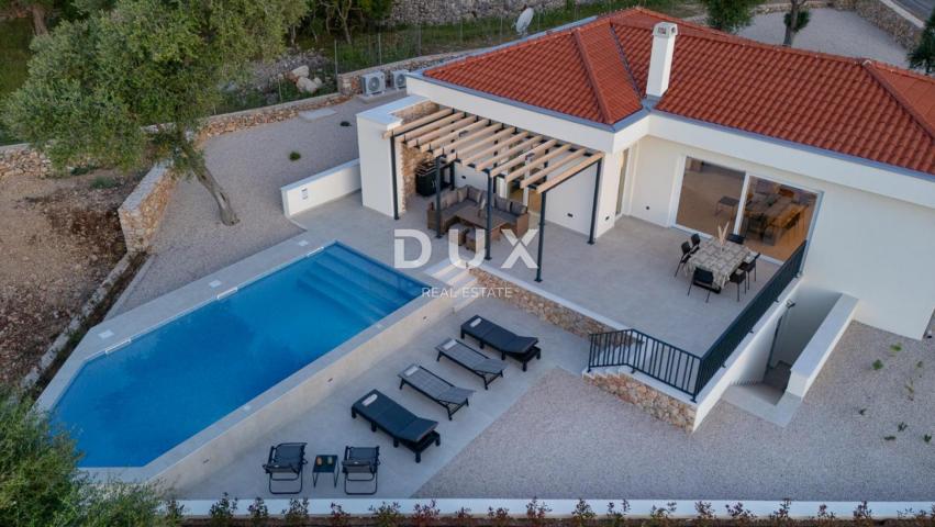 OTOK PAG, LUN  - Luksuzna villa s uhodanim poslom