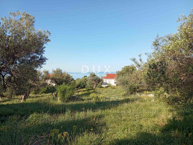 OTOK PAG, JAKIŠNICA - Građevinsko zemljište na mirnoj lokaciji, 250m od mora
