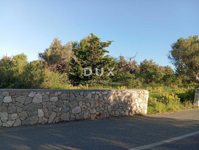 OTOK PAG, JAKIŠNICA - Građevinsko zemljište na mirnoj lokaciji, 250m od mora