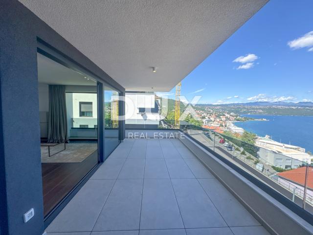 OPATIJA, CENTAR - Veći stan u vrhunskoj novogradnji s garažom i panoramskim pogledom na more, TOP