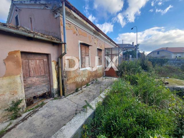 RIJEKA, KOZALA- građevinsko zemljište 1000m2 s pogledom na more + starina/kuća 110m2