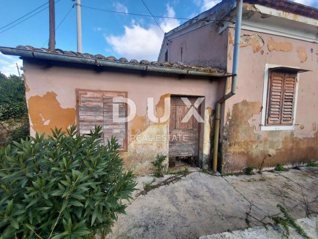 RIJEKA, KOZALA- građevinsko zemljište 1000m2 s pogledom na more + starina/kuća 110m2
