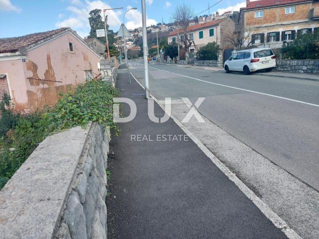 RIJEKA, KOZALA- građevinsko zemljište 1000m2 s pogledom na more + starina/kuća 110m2