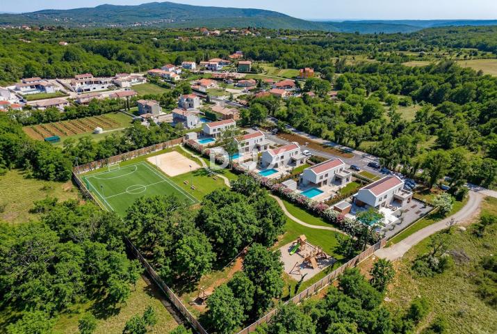ISTRA, LABIN - Moderna novogradnja na prostranoj okućnici