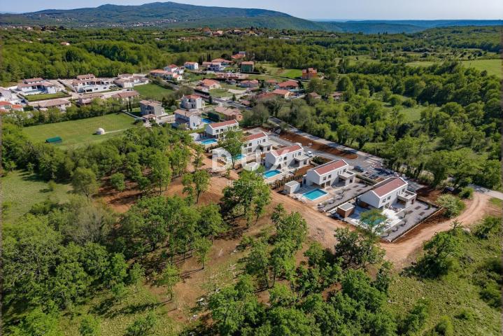 ISTRA, LABIN - Suvremena kuća s bazenom