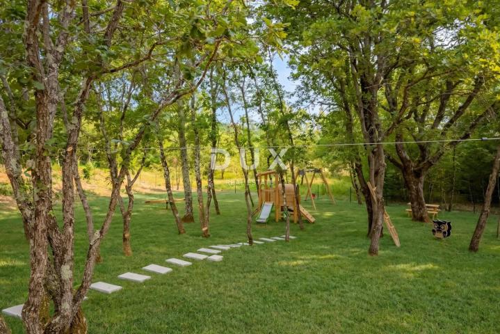 ISTRA, LABIN - Suvremena kuća s bazenom