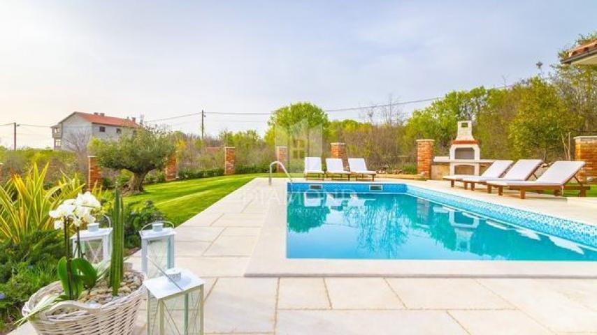OTOK KRK, PREKRASNA VILLA S BAZENOM