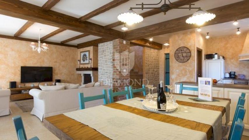 OTOK KRK, PREKRASNA VILLA S BAZENOM