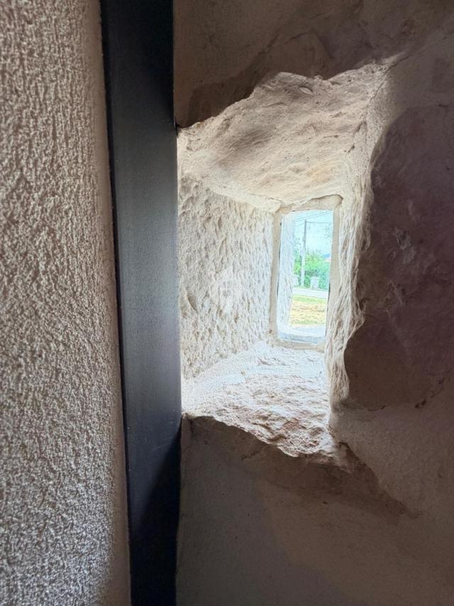 Labin, obnovljena istarska kamena kuća