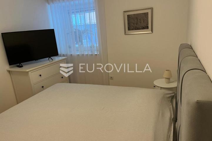 Istra, Pula, renovirana i namještena kuća nedaleko pulske Arene, 93 m², dvorište 63 m²
