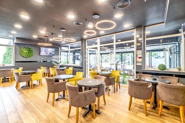 Zagreb, Sesvete, poslovni prostor na dvije etaže, 443,27 m²