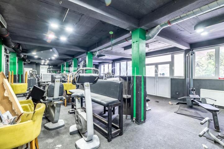 Zagreb, Sesvete, poslovni prostor na dvije etaže, 443,27 m²