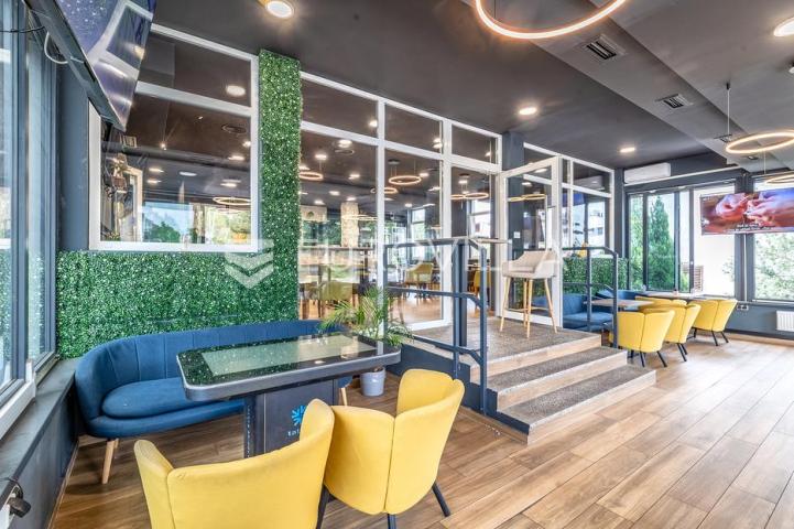 Zagreb, Sesvete, poslovni prostor na dvije etaže, 443,27 m²