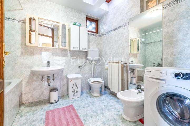 Zagreb, Šestine, prostran trosoban stan za najam 92,65 m² s dva balkona, garaža
