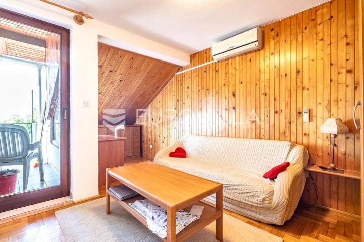 Zagreb, Šestine, prostran trosoban stan za najam 92,65 m² s dva balkona, garaža