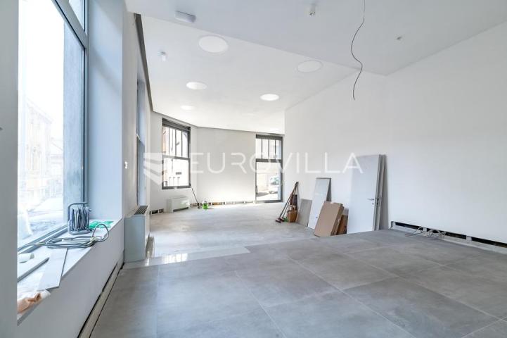 Zagreb, Donji grad, adaptiran ulični poslovni prostor 118 m² u prizemlju stambeno, poslovne zgrade