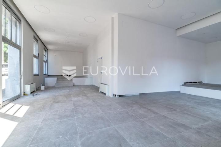 Zagreb, Donji grad, adaptiran ulični poslovni prostor 118 m² u prizemlju stambeno, poslovne zgrade
