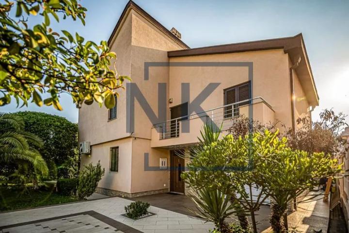 Prodaja | Kuća | 280m2 | Podgorica, Ibričevina
