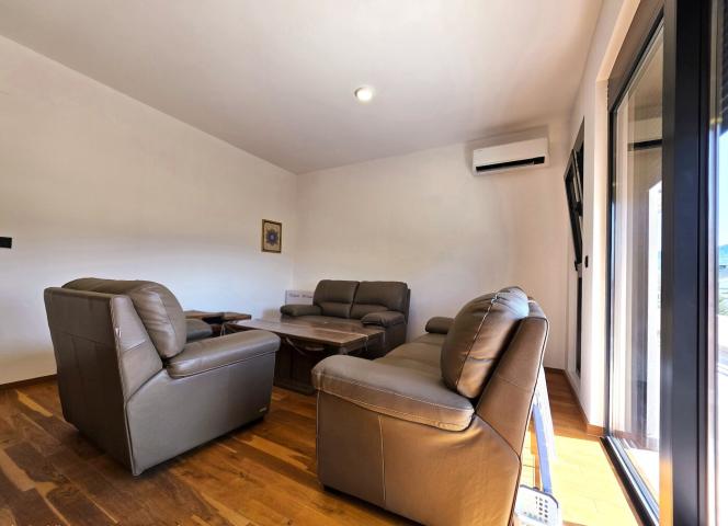 Dvosoban namješten stan, 76m2, Gorica C, Podgorica