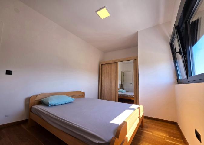 Dvosoban namješten stan, 76m2, Gorica C, Podgorica
