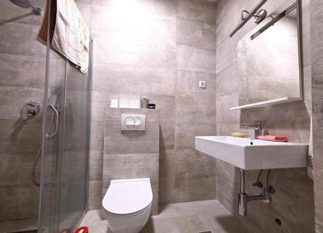 Dvosoban namješten stan, 76m2, Gorica C, Podgorica