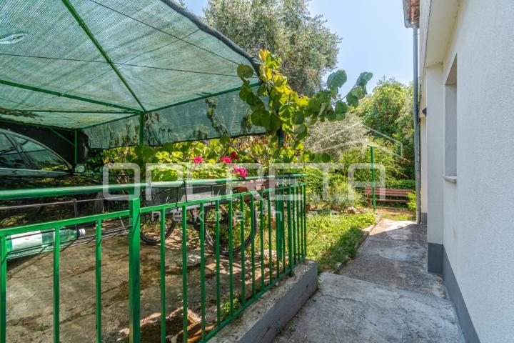 Istra – okolica Umaga, stan 200 m od mora s vrtom
