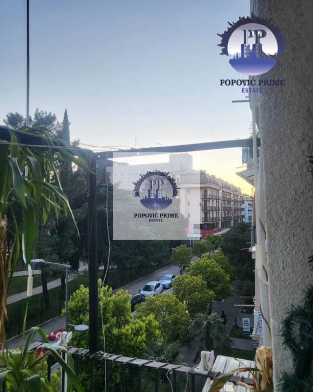 IZDAJE SE DVOSOBAN STAN | 75m² | 650€ – CENTAR, PODGORICA