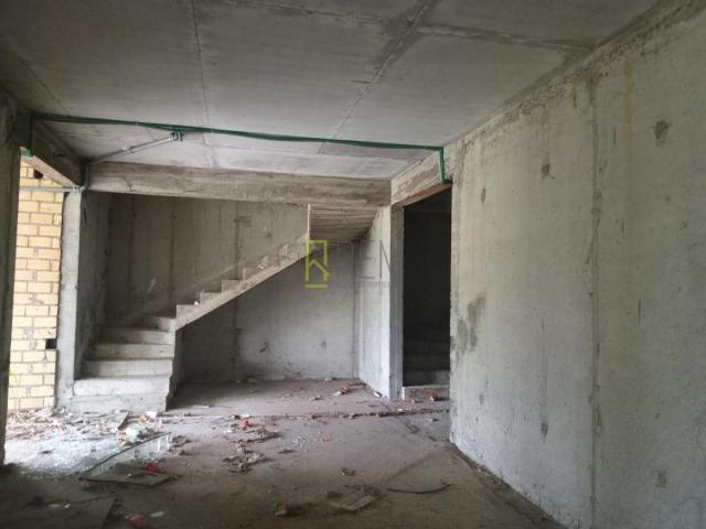 Prodajemo- poslovni prostor površine 312m2, kod Krivog mosta