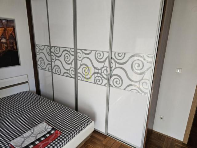 Prodajemo- namješten, dvosoban stan, površine 80m2, u naselju Zagorič