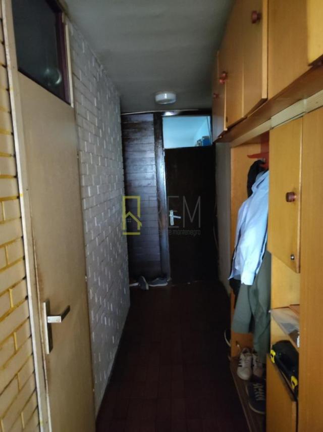 PRODAJA – TROSOBAN STAN U BLIZINI BAZARA, BLOK 5, PODGORICA