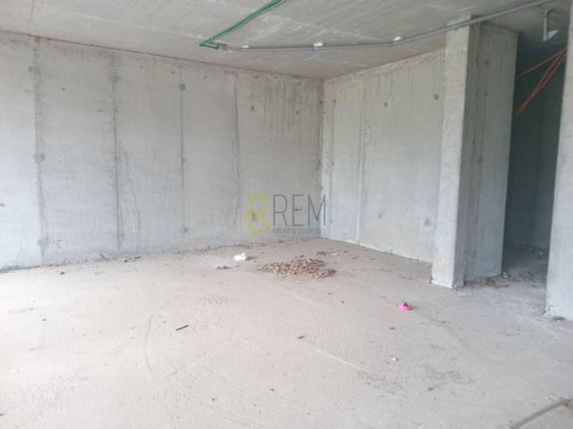 Prodajemo- poslovni prostor površine 312m2, kod Krivog mosta