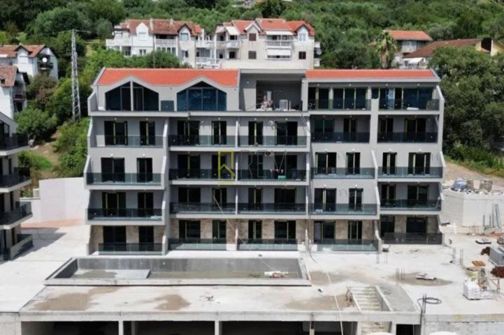 Prodajemo – jednosoban namjesten stan u Baošićima, Herceg Novi