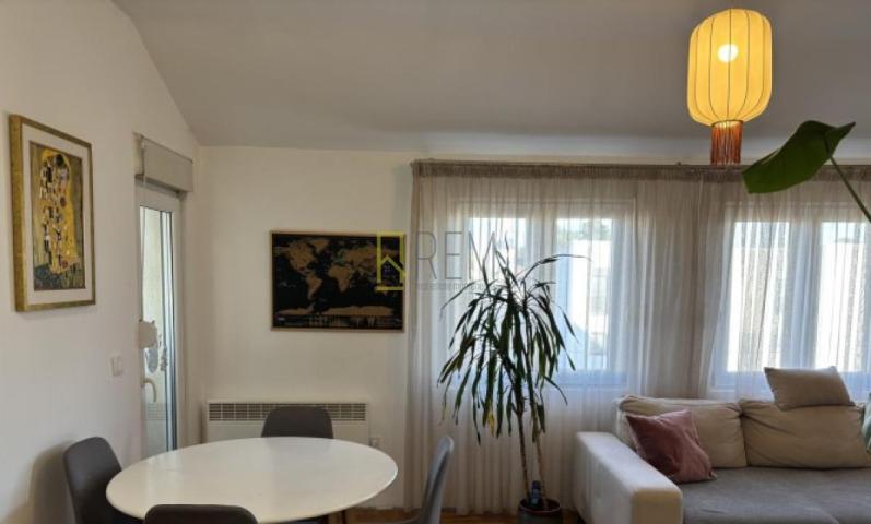 Prodajemo-kompletno namješten dvosoban 61m2, Tološi