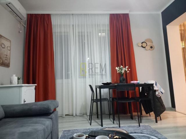 Prodajemo- namješten i renoviran jednosoban stan 55m2 u centru Podgorice