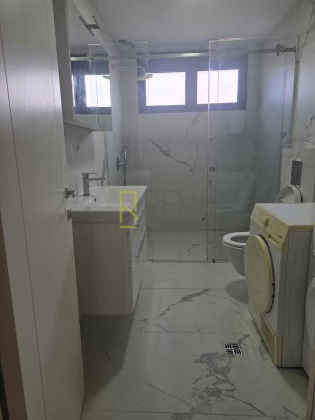 NA PRODAJU - Luksuzan trosoban stan – Dalmatinska ulica, Podgorica