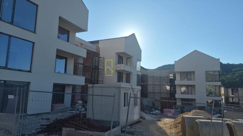 Prodaja-jednosoban stan 51m2 u izgradnji, Radanovići