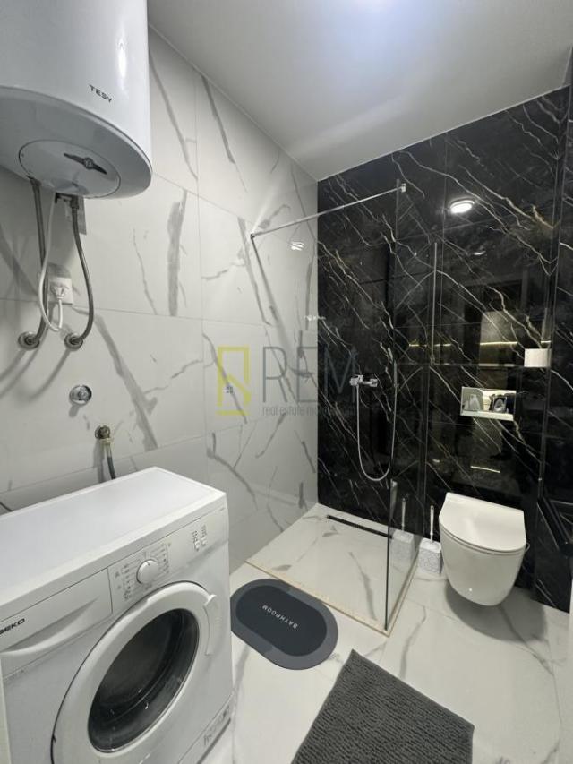 Prodajemo- nov jednosoban kompletno namješten stan površine 39 m2, River bank