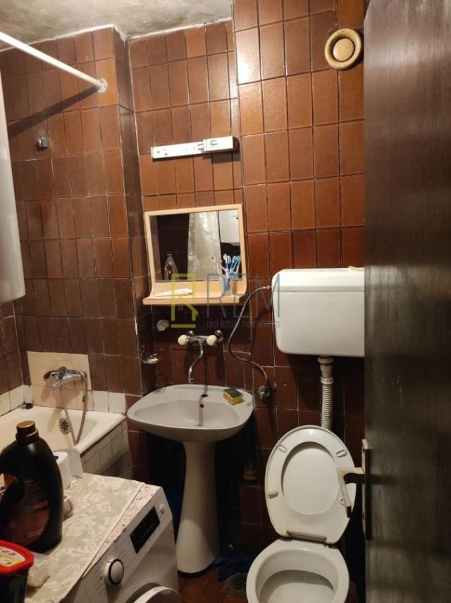 PRODAJA – TROSOBAN STAN U BLIZINI BAZARA, BLOK 5, PODGORICA