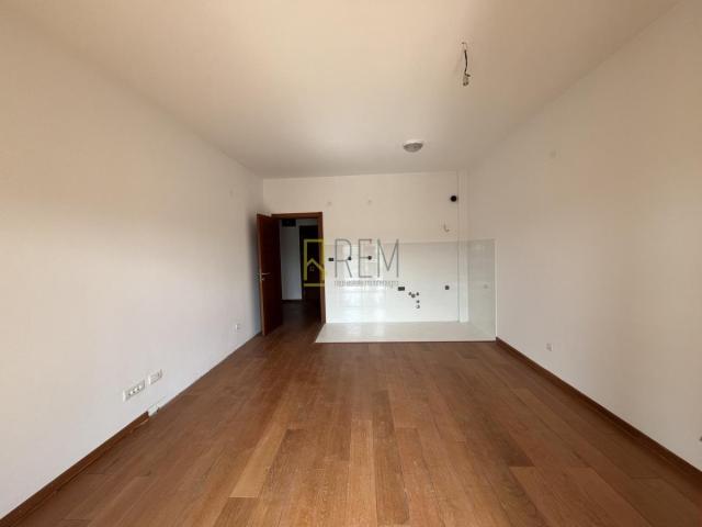 Prodajemo-nova neuseljavana garsonjera 36m2 u Momisicima