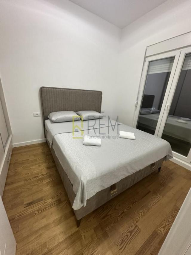 Prodajemo- nov jednosoban kompletno namješten stan površine 39 m2, River bank