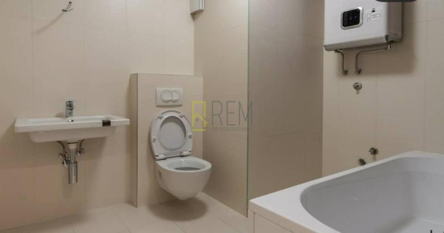 Prodaja- trosoban lux stan 114m2, Ribnica