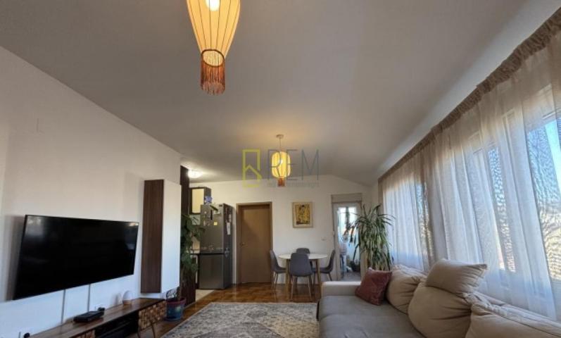 Prodajemo-kompletno namješten dvosoban 61m2, Tološi