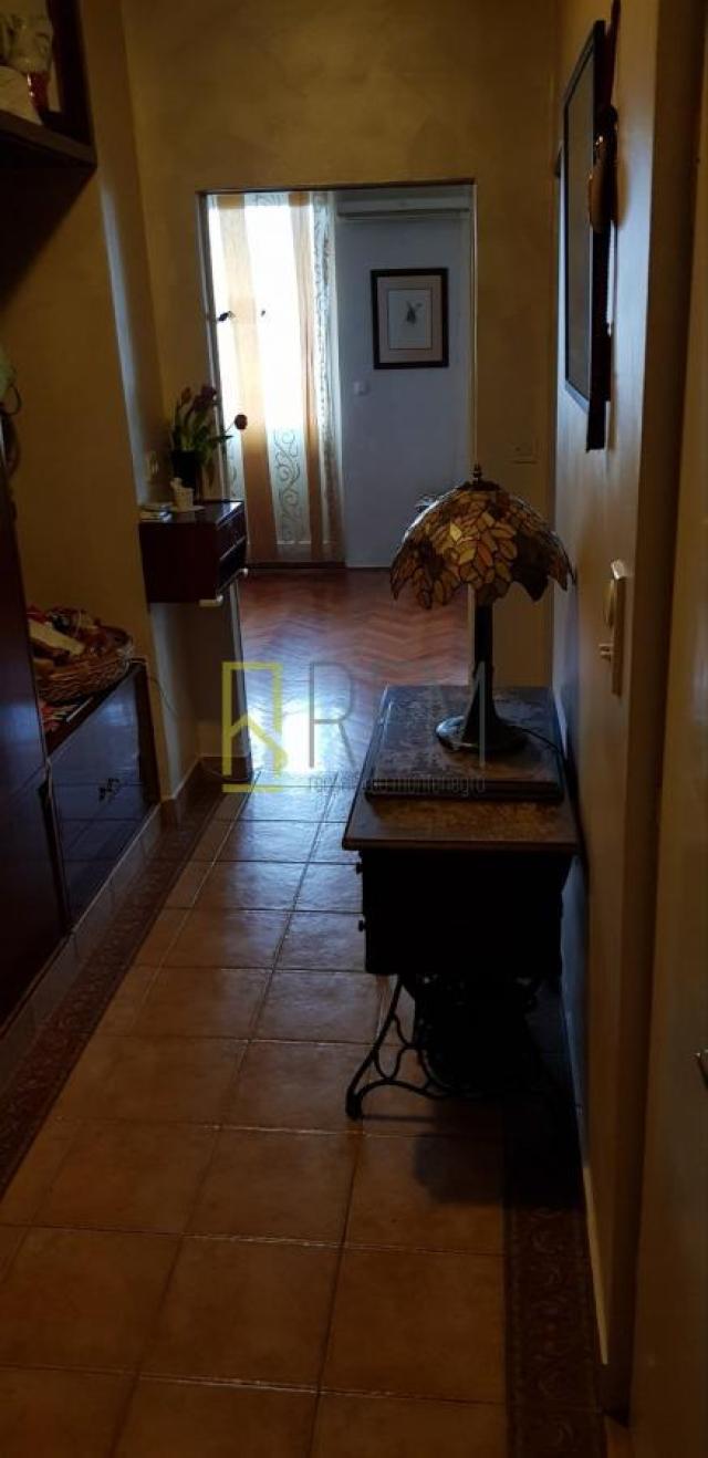 Izdavanje- dvosoban stan, Preko Morace