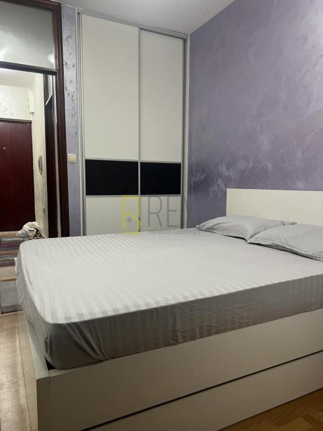 Prodajemo- dvosoban kompletno namjesten 56m2, Pobrezje